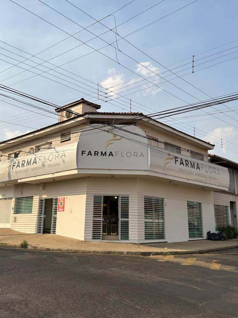 FARMA FLORA FARMÁCIA DE MANIPULAÇÃO